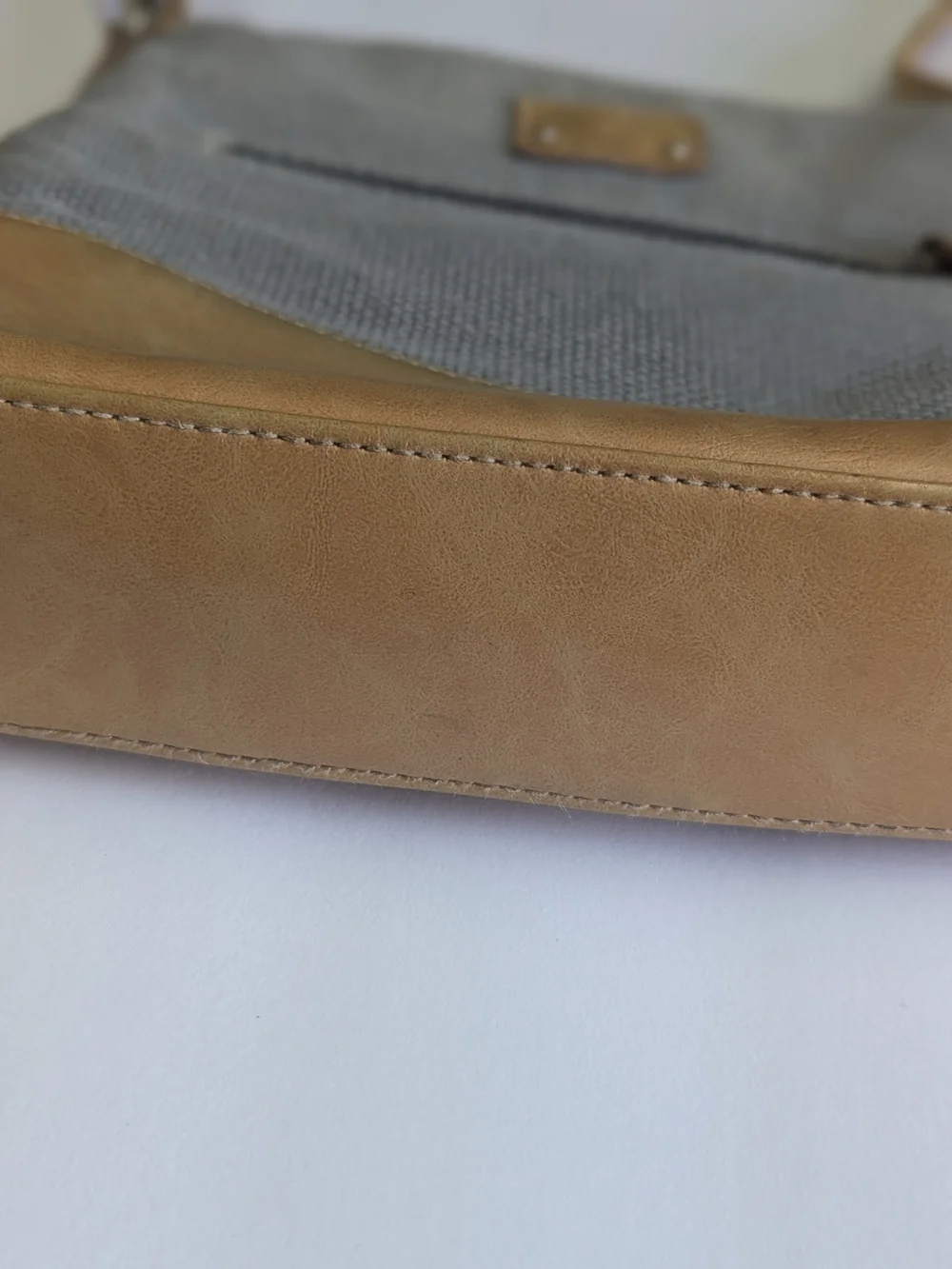 Stone Mountain Crossbody Bag Gray Canvas Tan Leather Trim Multi Pocket Adjustabl